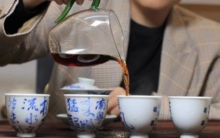 茶多哩2022年万寿虎年纪念饼景迈熟茶