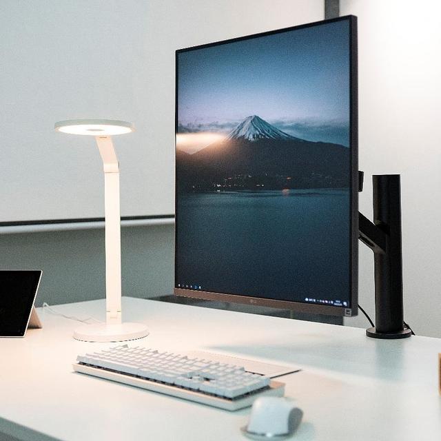 全球首款28英寸16:18魔方屏，LG 28MQ780开箱