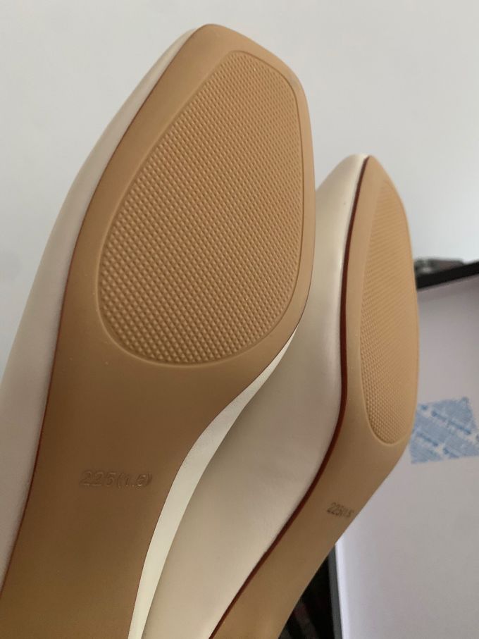 达芙妮女士跟鞋怎么样 我女儿拿到鞋盒说妈妈啥东西这么._什么值得买