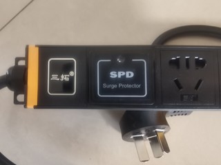 三拓PDU机柜插座-化繁为简为安全