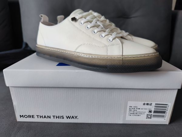 夏天就要穿小白鞋，来看看森达吧。