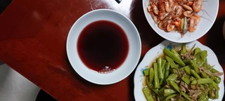 景阳冈小酒馆也能喝上天鹅座西拉干红葡萄酒