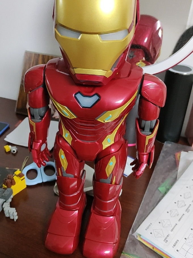 包装也很高端大气上档次,值得购买ubtech优必选漫威钢铁侠mark50智能