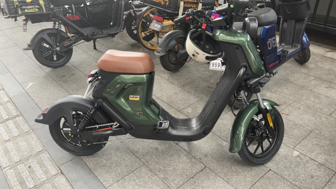 小牛电动电动车怎么样 新出这个颜色很好看,配上棕色座._什么值得买