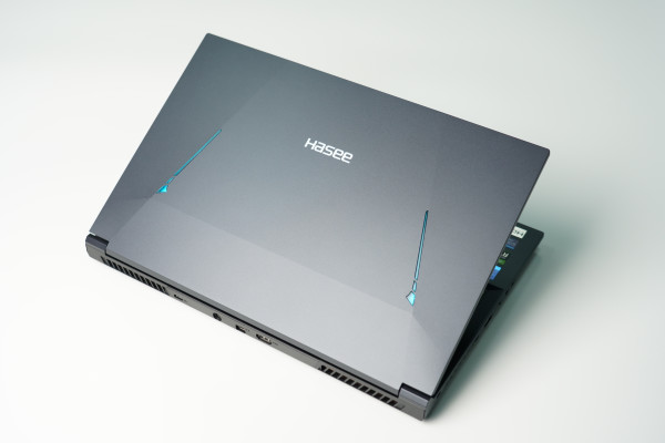 天神机　文机　（弍） Hasee 神舟战神Z8-DA7NP 十二代酷睿版15.6英寸游戏本黑色(酷睿i7