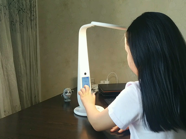 跨界玩得转，这个台灯不一般！