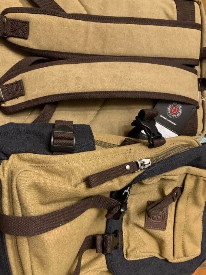 十字勋章男士双肩包