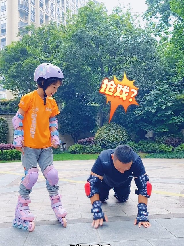 轮滑小课堂：摔倒和起立的正确姿势！