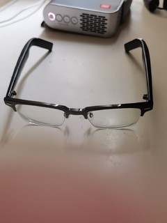 可以日常佩戴的智能眼镜