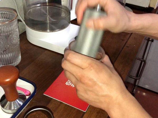 把咖啡制作过程拍出节奏大师的感觉这什么鬼