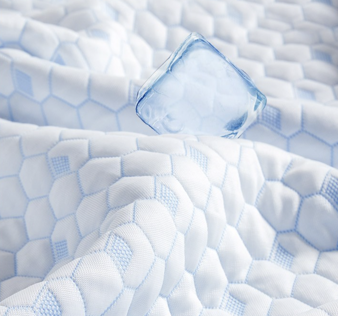 全友推出「梦立方」床垫，0压亲肤冰丝面料，透气清爽一整夜