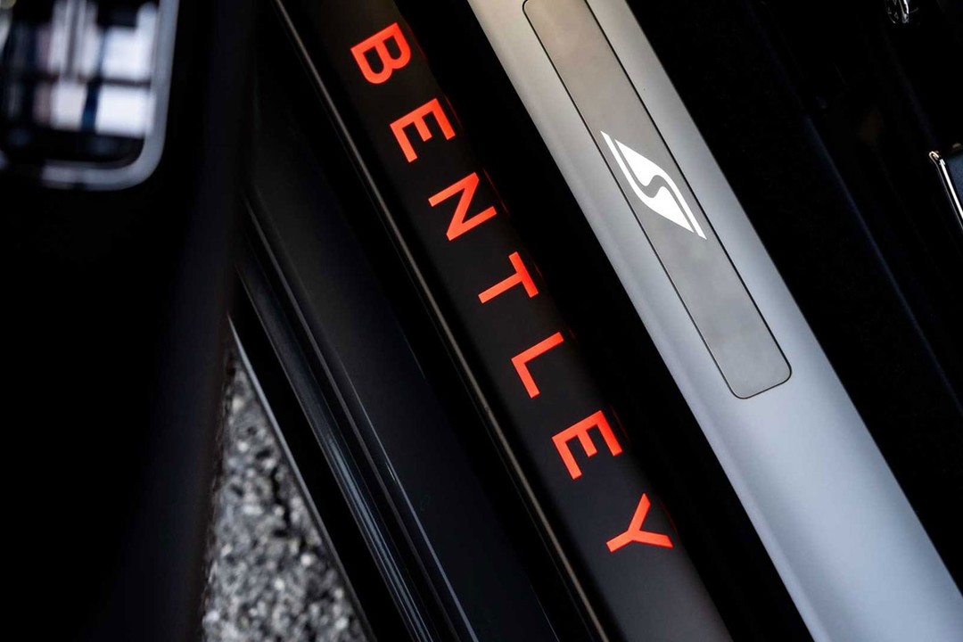 宾利发布全新欧陆GT S，全车黑化运动感十足