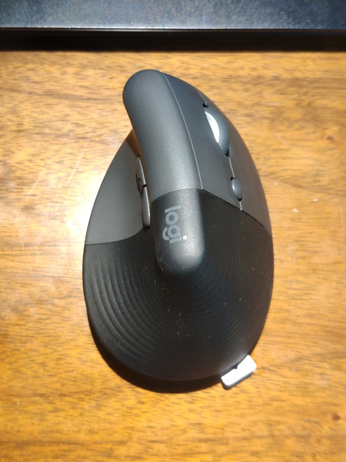 罗技lift鼠标怎么样 67感觉握着星际飞船,罗技lift人体工学_什么