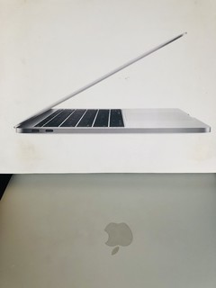 陪我战斗四年的MacBook依然很抗打！