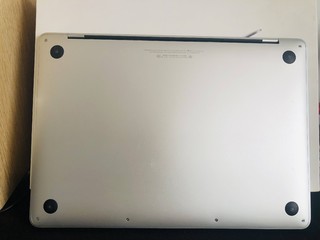 陪我战斗四年的MacBook依然很抗打！