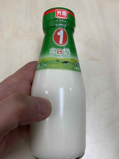 还是玻璃瓶牛奶最新鲜！