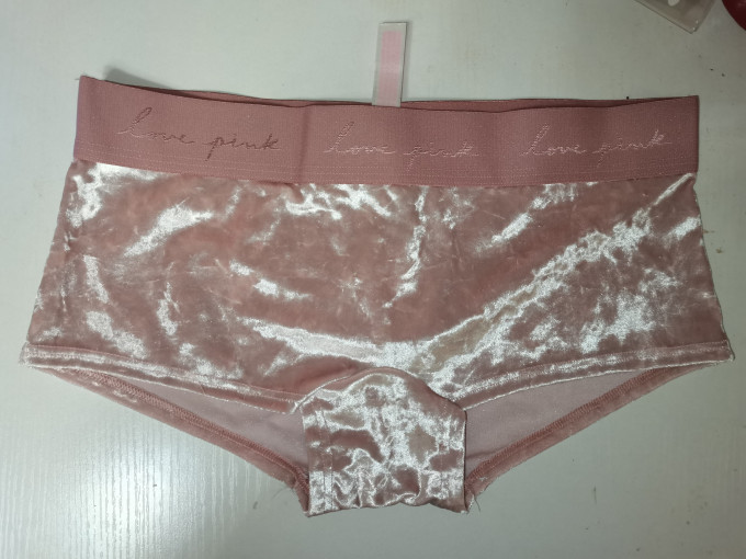 维多利亚的秘密女士内裤怎么样 四角裤!丝绒面 玫瑰金粉色太漂.