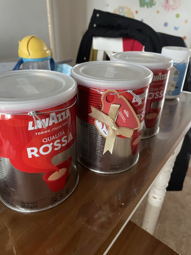 乐瓦萨红罐咖啡，香醇浓郁。