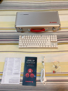 樱桃MX8.2TKL无线机械键盘