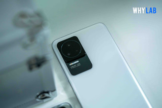 又一款白色手机—Redmi K50 晴雪