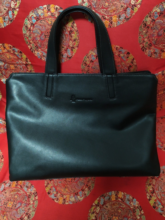 暇步士商务公文包