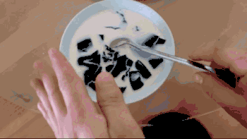 美食特产 篇三十二：自制仙草牛奶蜂蜜茶点，解锁炎热夏季带来的烦躁感（内附制作流程）