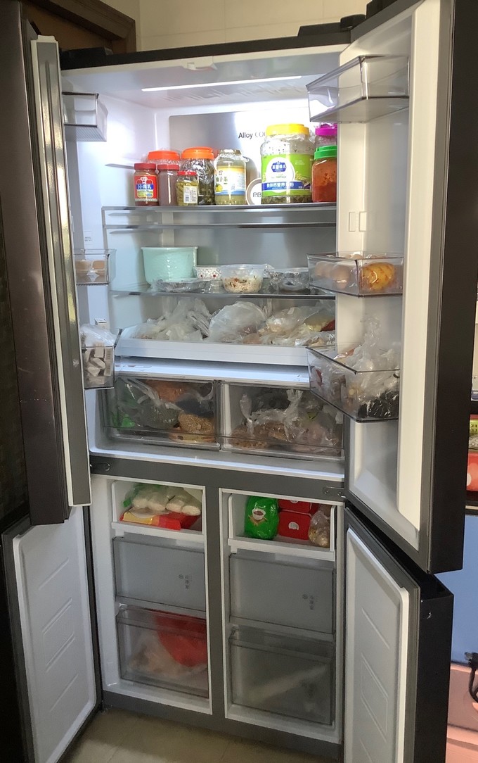 东芝多门冰箱怎么样 容量大小:很大,以前冰箱满满的