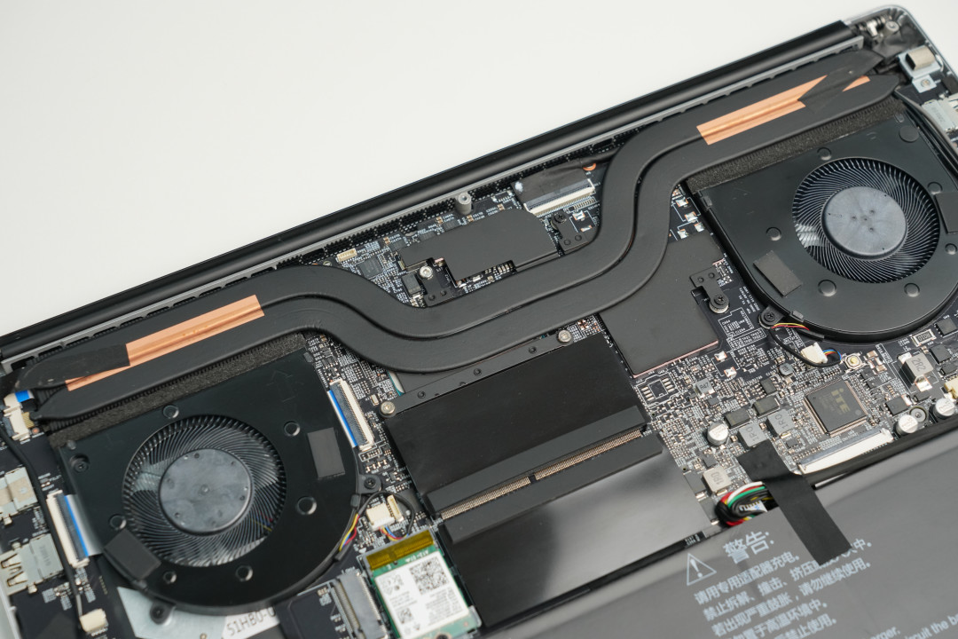 到站秀把i912900h标压处理器塞入轻薄机身中雷神tbook16全能本真香