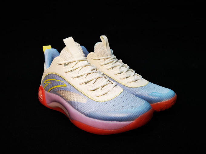 夏日实战好选择安踏水泥泡泡二代