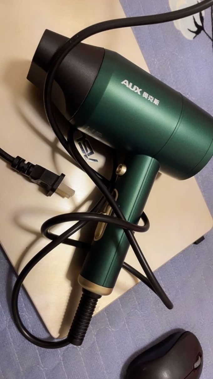 奥克斯电吹风怎么样 吹风机功能很多,这个价格也很美._什么值得买