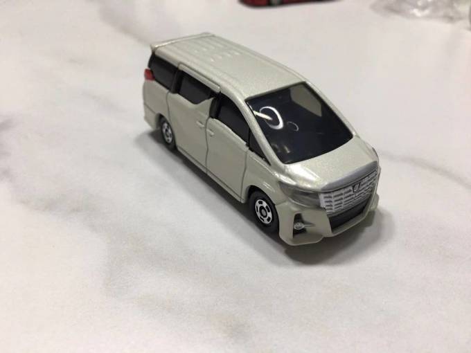 多美卡汽车模型