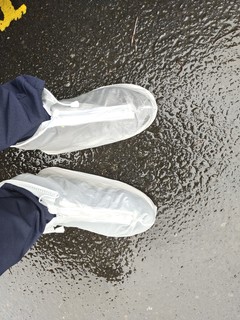 一款用来外穿的雨靴