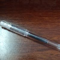 书写顺滑的常用钢笔。