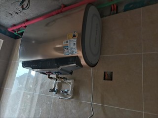 美的扁桶热水器:智能和颜值都在线