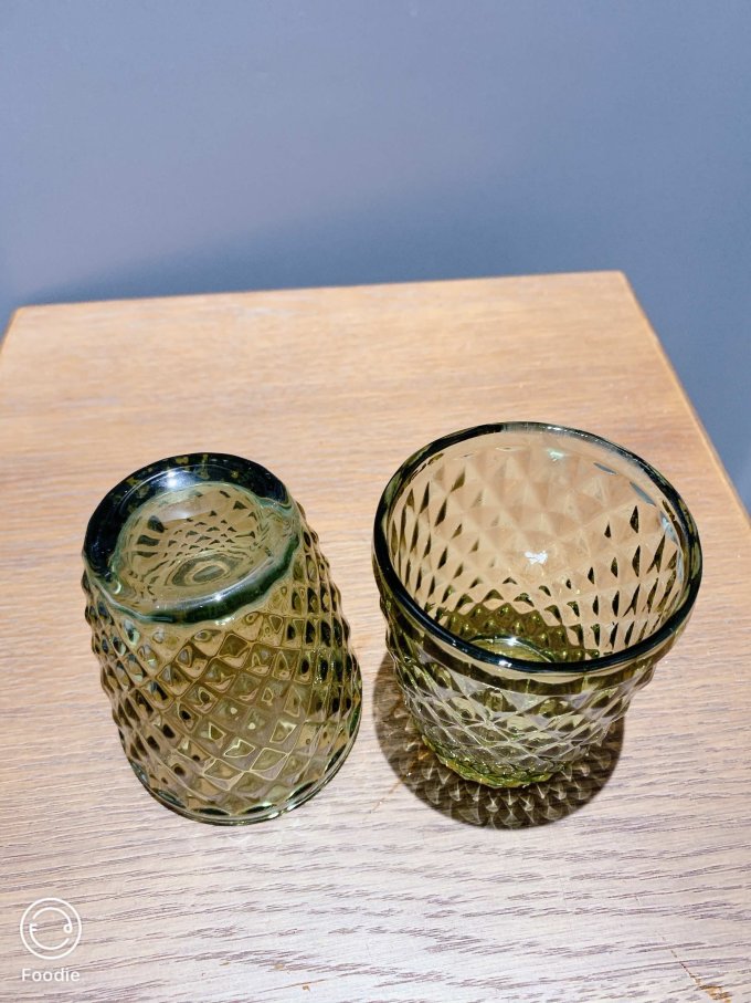 挺好看的浮雕菱形玻璃杯