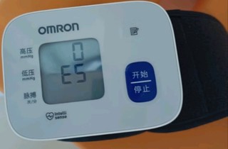 欧姆龙电子血压计守护你的健康！