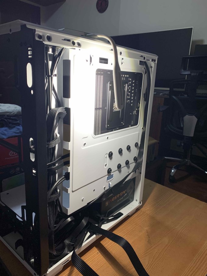 追风者家的短风道机箱p300a白