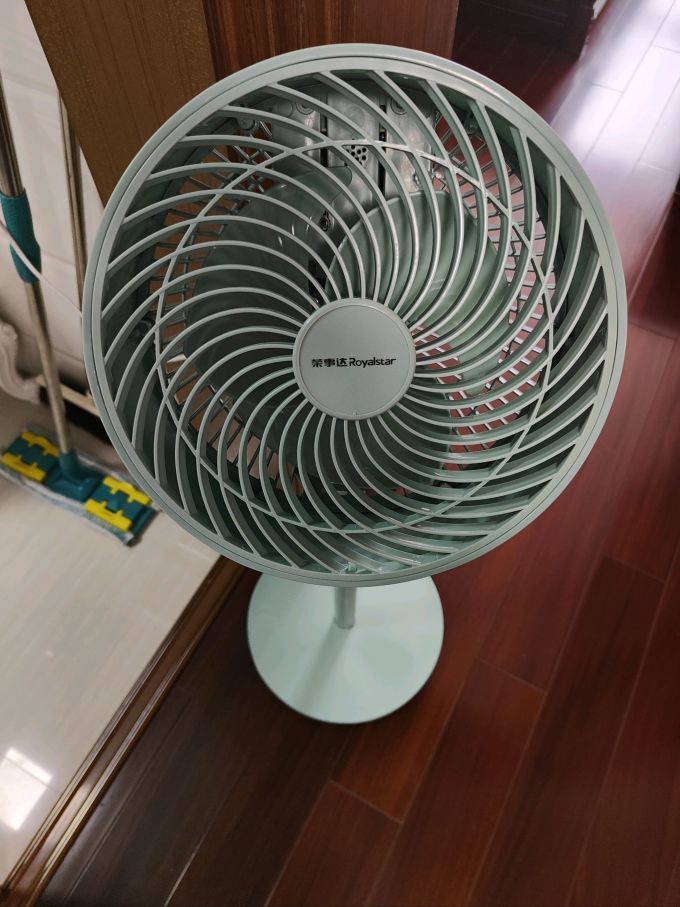 荣事达电风扇