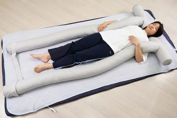 日本新出一款奇葩枕头，内装风扇三档降温，热醒了你来找我…