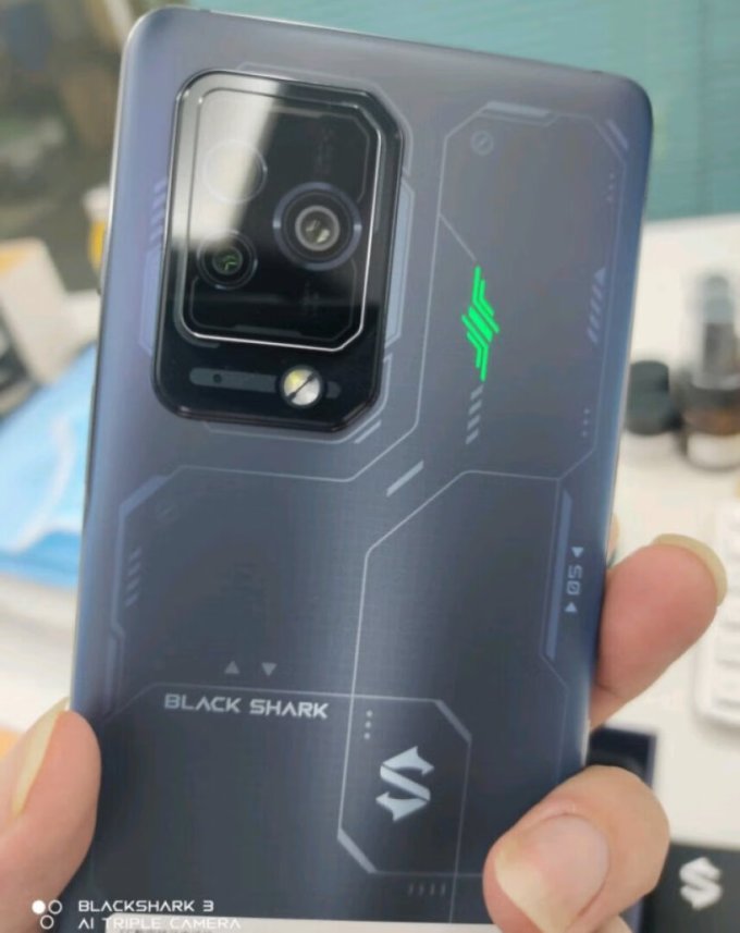 京东black shark 黑鲨 5 pro 5g游戏手机 8gb 256gb3739元包邮(需