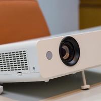 打造专属于我的私人影院，坚果J10投影仪必不可少