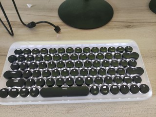 洛斐DOT键盘，始于颜值，退于适用