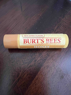 小蜜蜂润唇膏，滋润双唇，干燥必备！