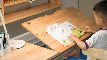 斯芬达小鹿桌儿童学习桌椅套装，这个升降结构大爱！！