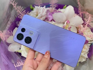 紫色手机和夏天很搭啊，Reno8花仙紫