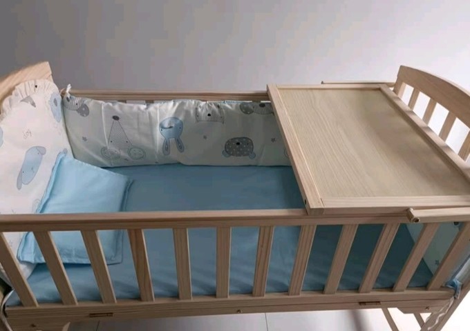 婴儿床