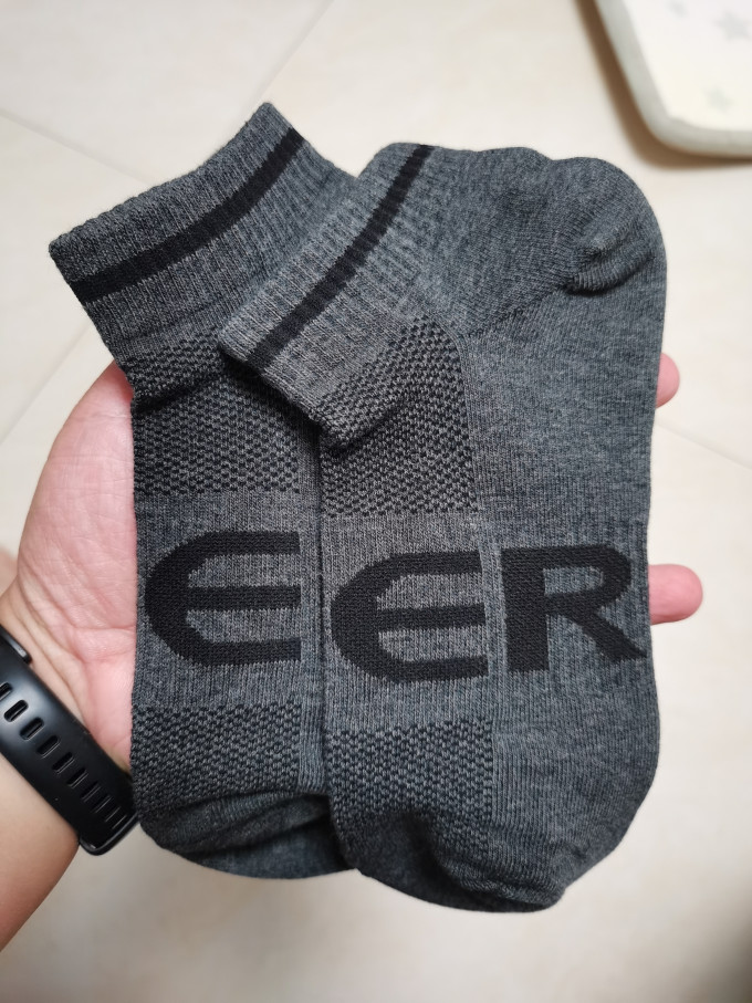 鸿星尔克男袜怎么样 袜子越穿越少,只好再买几双～_什么值得买