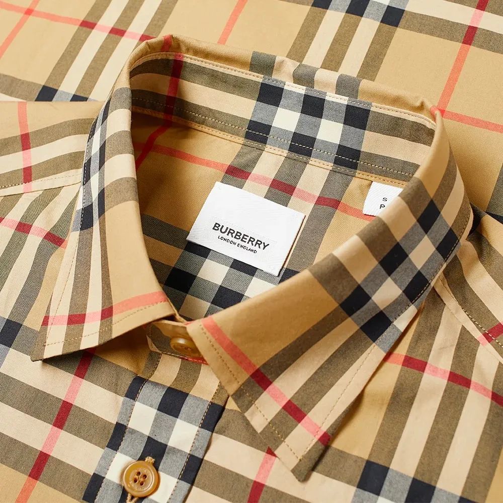 全球最有钱人抢着穿“格子衬衫”，被称“土得掉渣”单品凭什么翻红？