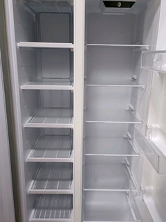 冰箱。