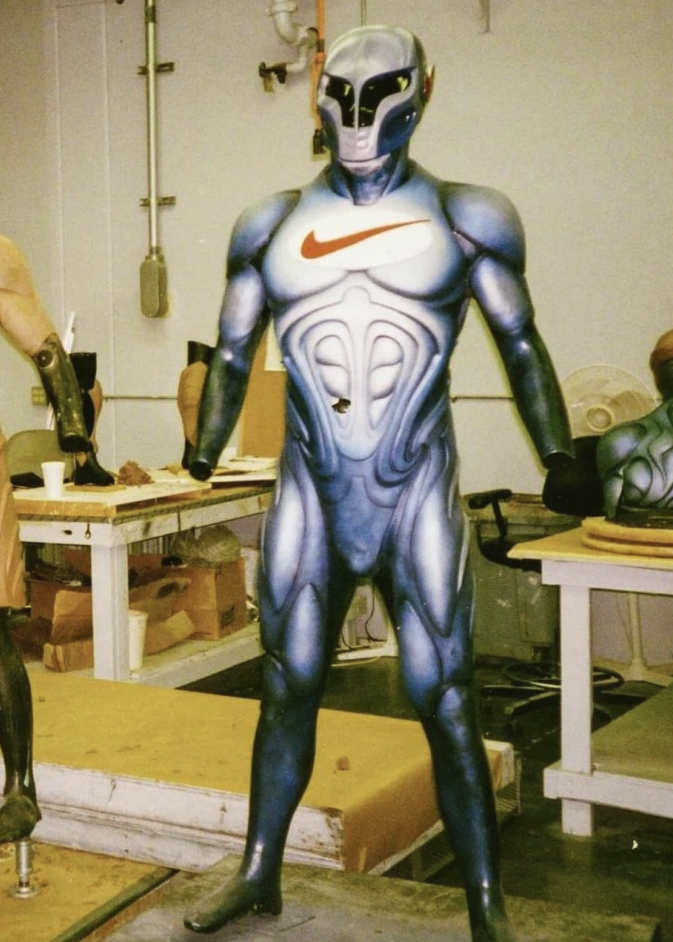 Nike也推出品牌专属超级英雄了？“钩子侠”战靴即将发售！